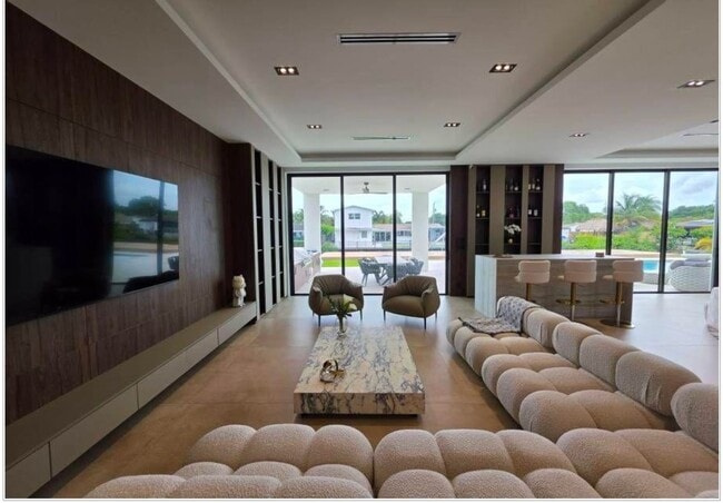 Foto del edificio - 2380 NE 196th St