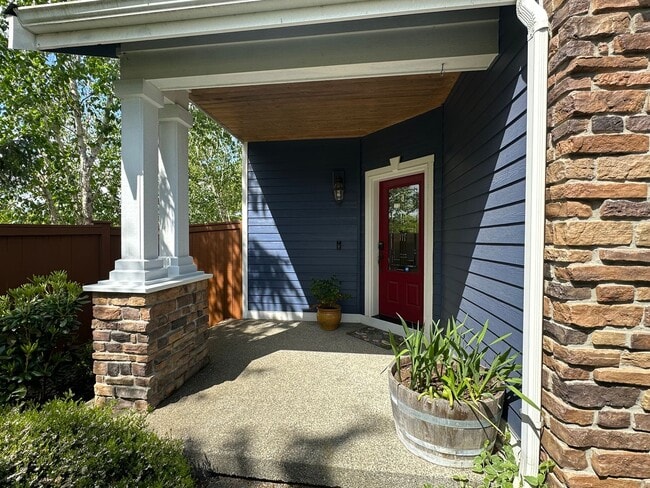 Building Photo - 4405 Cashmere Dr NE