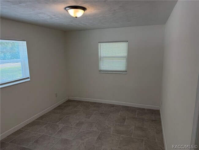 Building Photo - 1405 Eden Dr