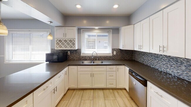 Foto del edificio - Steps from SDSU – Spacious Homes in Prime ...