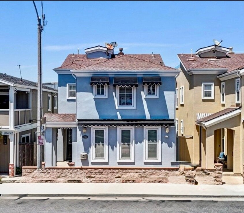Foto principal - 206 E Balboa Blvd