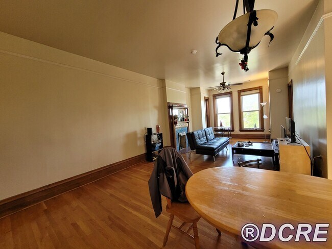 Living / Dining - 403 W North Ave