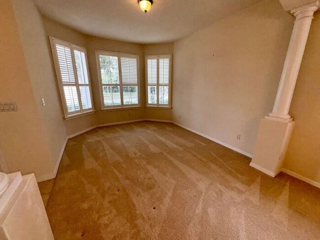 Foto del edificio - 4 Bedroom 3 bath Vista Lakes Home with a Fenced Backyard!