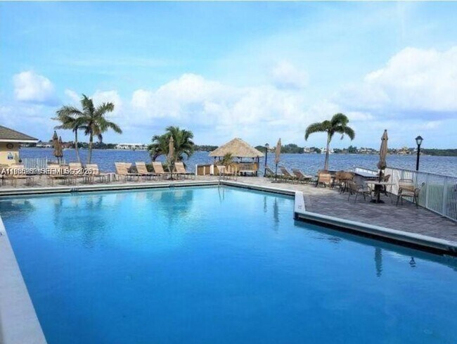 Foto del edificio - 51 N Lakeshore Dr