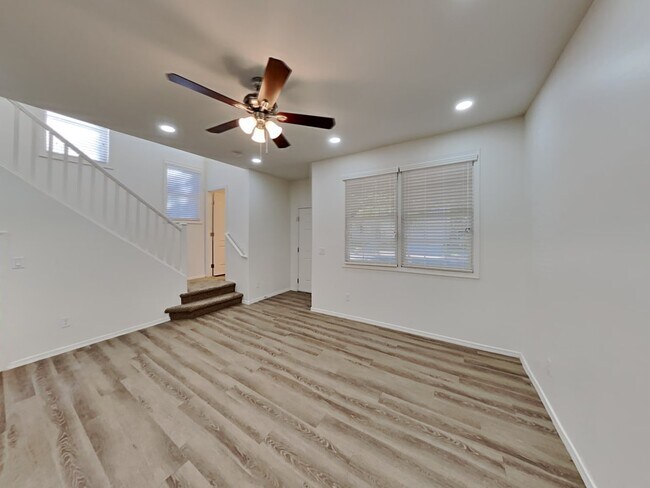 Building Photo - 2134 E Sunland Ave