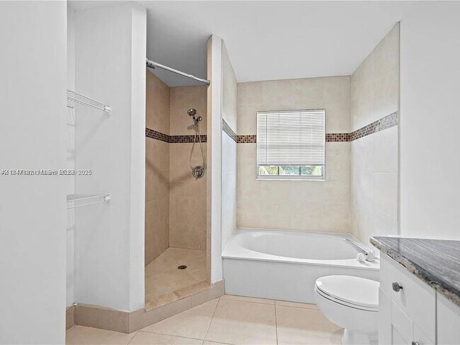 Foto del edificio - 23170 Floralwood Ln