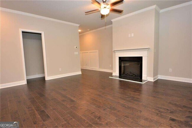 Building Photo - 2170 Manor Pointe Dr