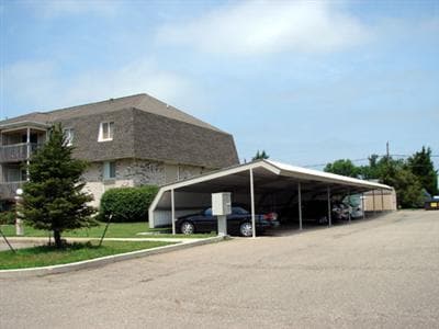 Building Photo - Hickory Creek