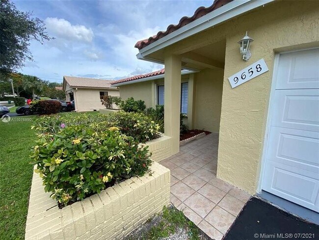 Foto del edificio - 9658 NW 28th Ct