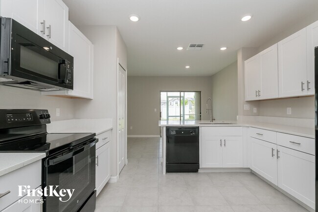 Building Photo - 7015 Samuel Ivy Dr