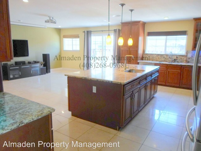 Building Photo - 4 br, 4 bath House - 4346 Jonquil Dr.