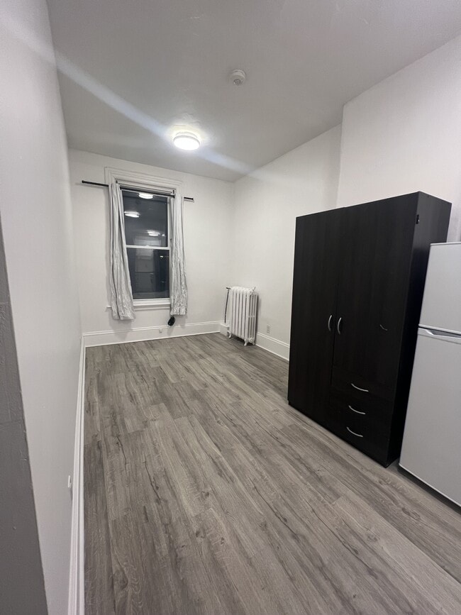 Building Photo - 379 Cooper St