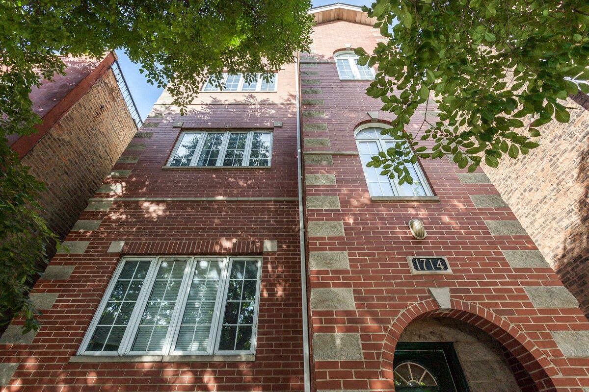 Primary Photo - 1714 N Ashland Ave