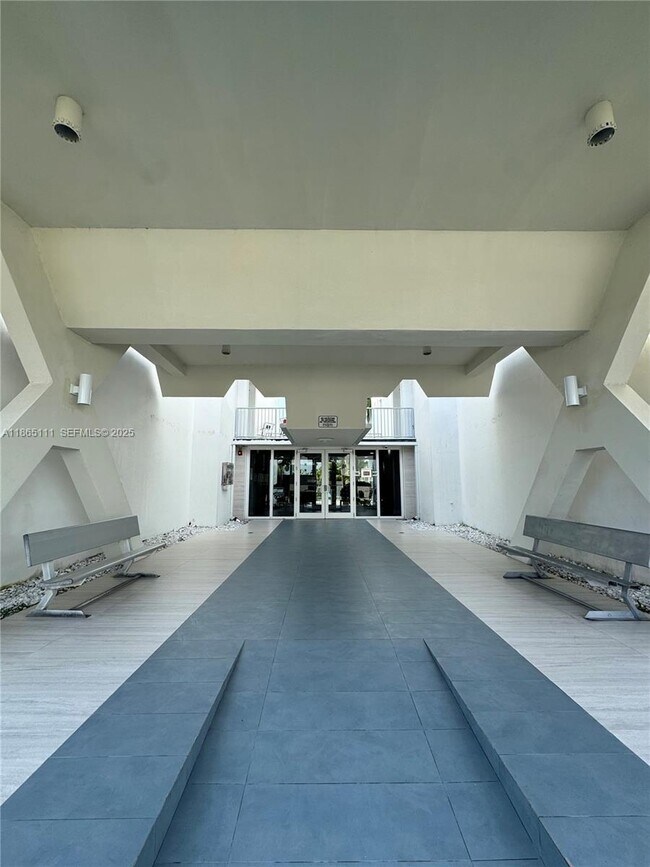 Building Photo - 1080 94th St