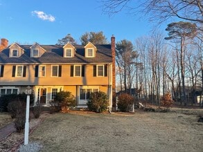 Building Photo - 6 St John Ln