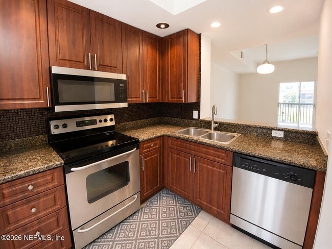 Foto del edificio - 9745 Touchton Rd