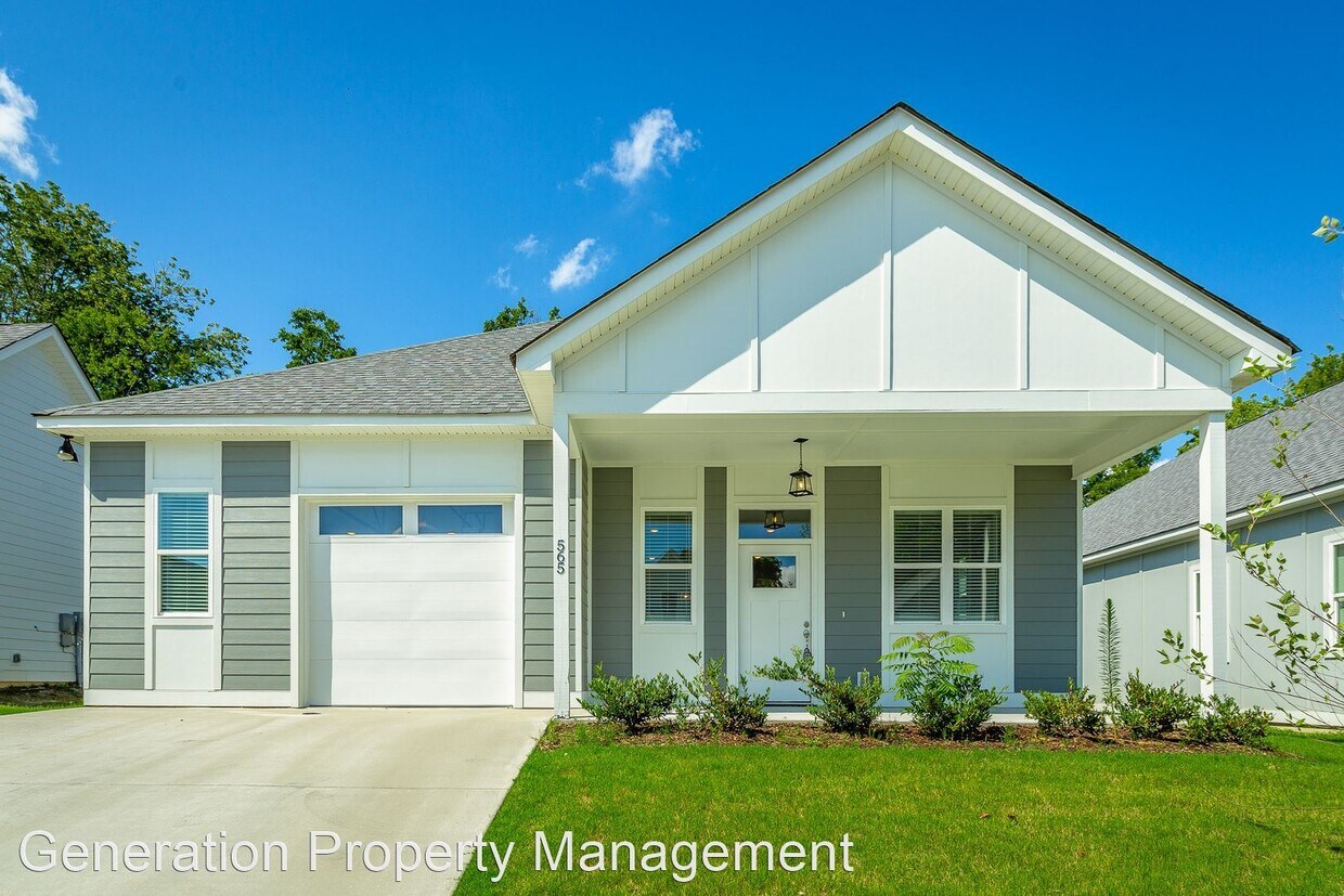 Foto principal - 3 br, 2 bath House - 573 Strong Avenue