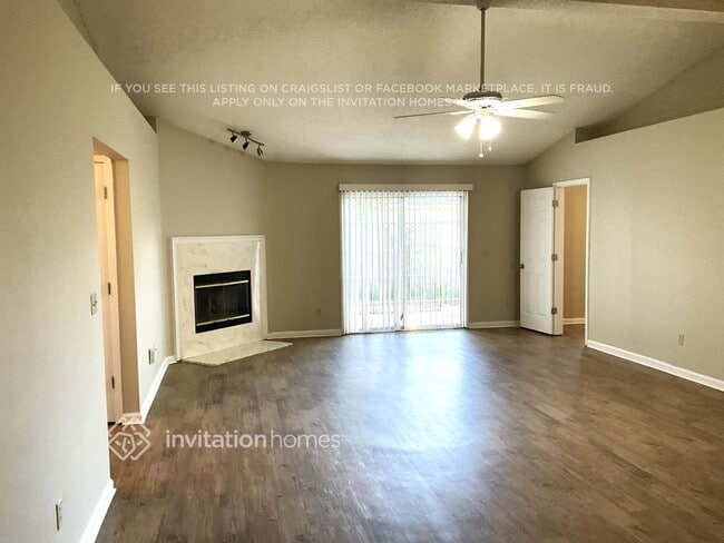 Foto del edificio - 12520 Larkstone Ct