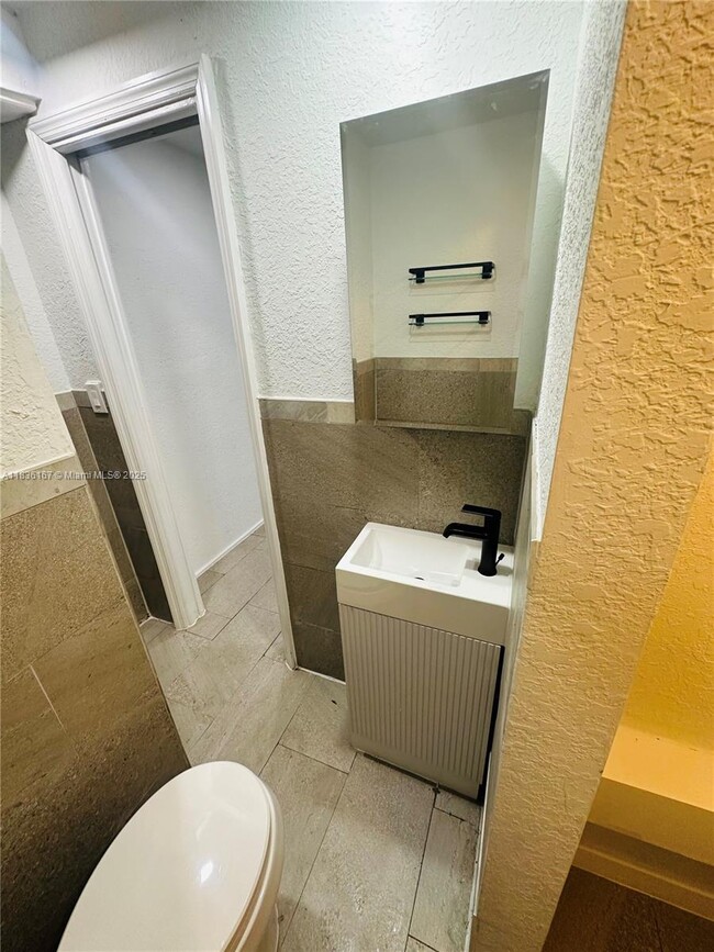 Foto del edificio - 4971 NW 179th St