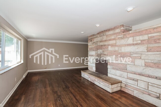 Building Photo - 5774 Glow Ct