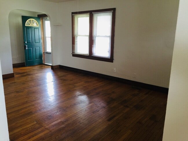 Living room - 2122 Hillside Ave