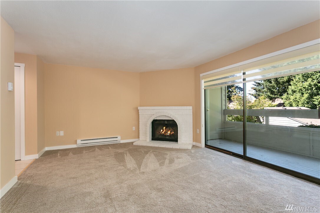 12719 NE 116th St, Kirkland, WA 98034 Condo for Rent in Kirkland, WA
