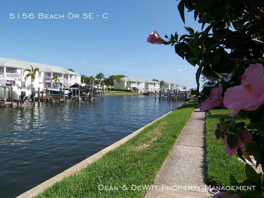 Primary Photo - 5156 Beach Dr SE