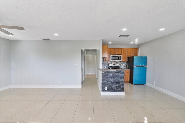 Foto del edificio - 2854 Coral Springs Dr