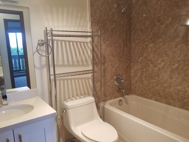 Building Photo - 3663 W 16th Ave