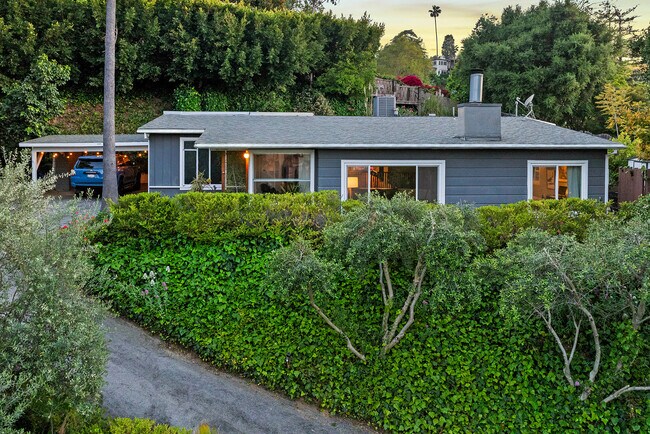 Building Photo - 11408 Decente Ct