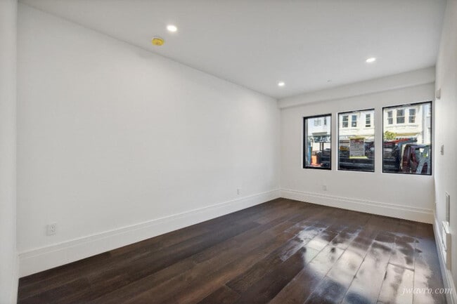 Foto del edificio - 3231 16th St