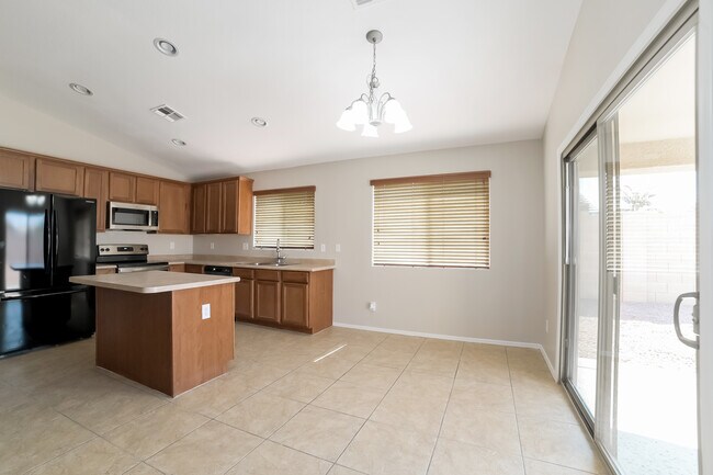 Building Photo - 4657 E Austin Ln