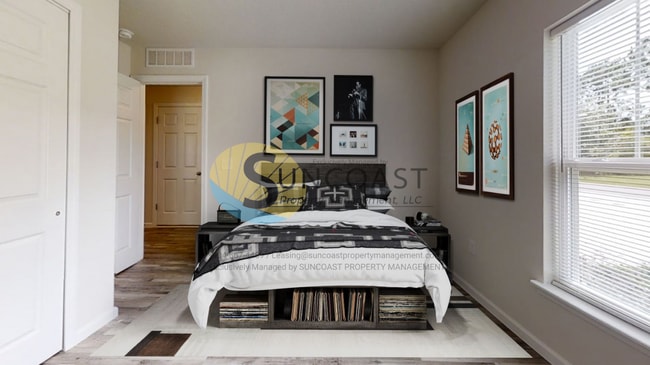 Building Photo - Spacious 3BD/2BA