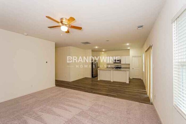 Foto del edificio - 2556 Sanders Crk Rd