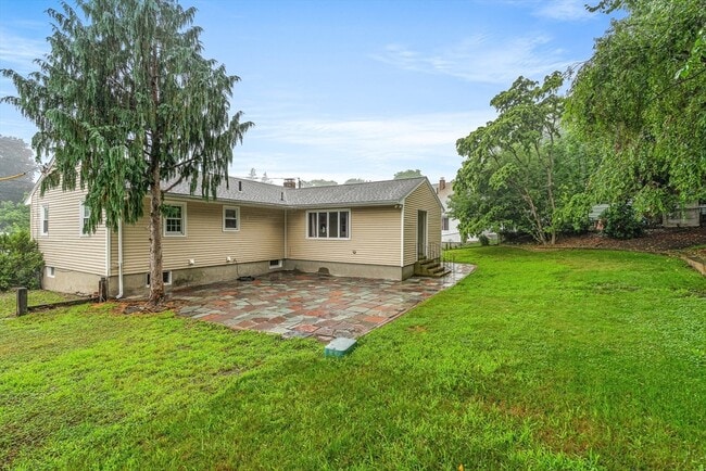 Building Photo - 11 Boline Pl