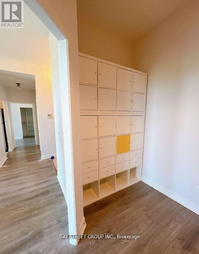 Photo du bâtiment - 35 Bales Ave