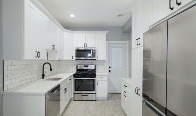 Building Photo - 2622 Oakford St