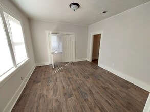 Building Photo - 1500 Maple St