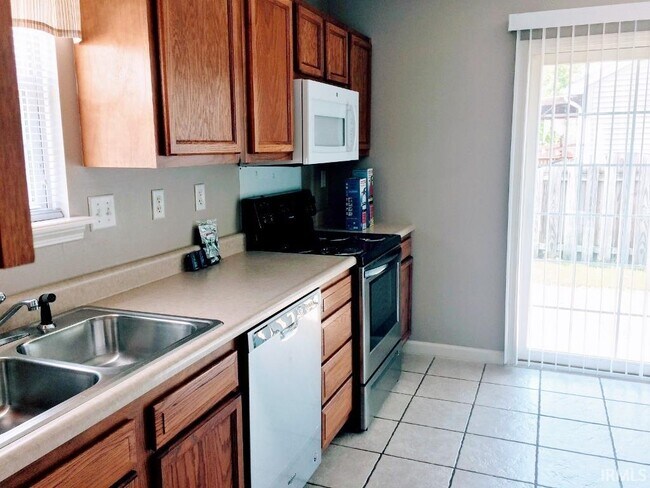 Building Photo - 4336 E Mason Dixon Dr