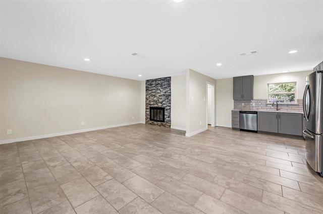 Building Photo - 2209 Sybil Dr