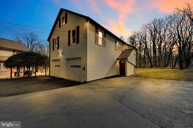 Foto del edificio - 143 Swopes Valley Rd