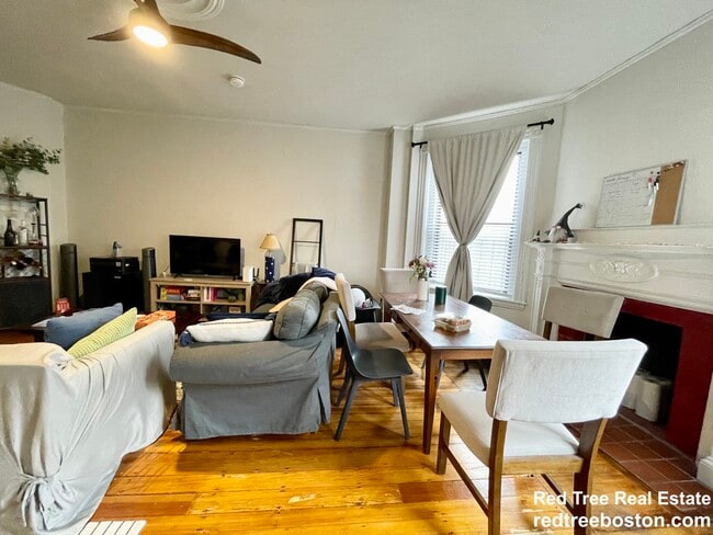 Photo - 914 Beacon St Apartment