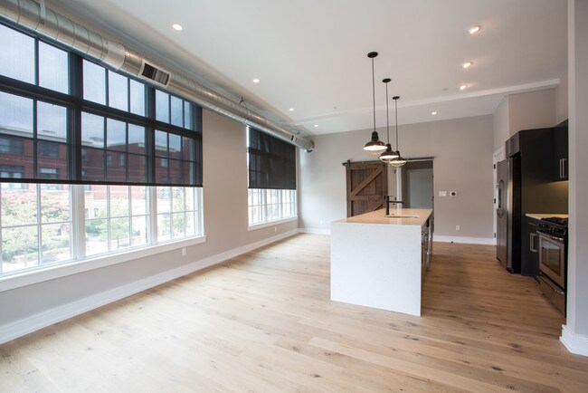Building Photo - 1720 Fairmount Ave