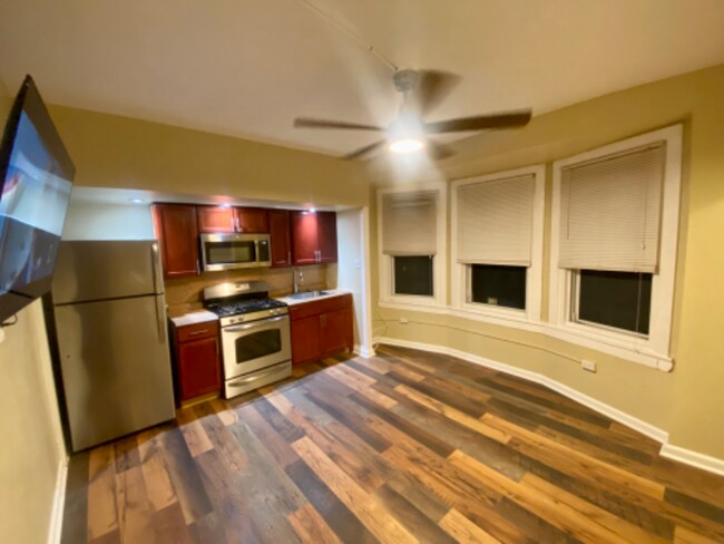 Foto del edificio - 1514 W Champlost Ave
