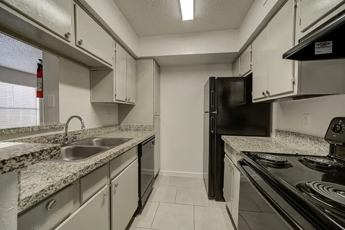 Primary Photo - Step Into Style – Upscale Living Starts Now!