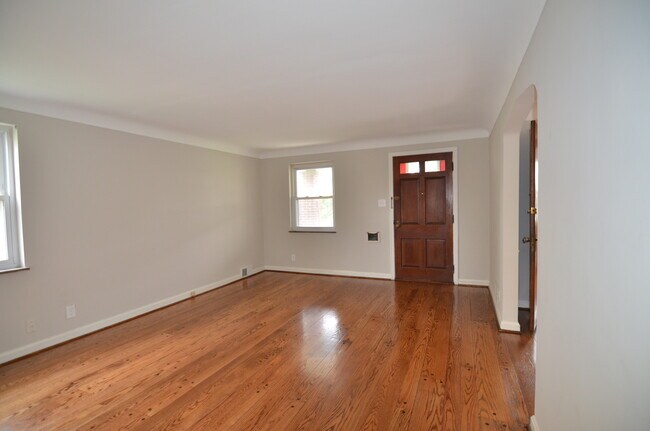 Foto del edificio - 7233 Brookcrest Dr