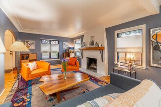Building Photo - 622 Manor Dr