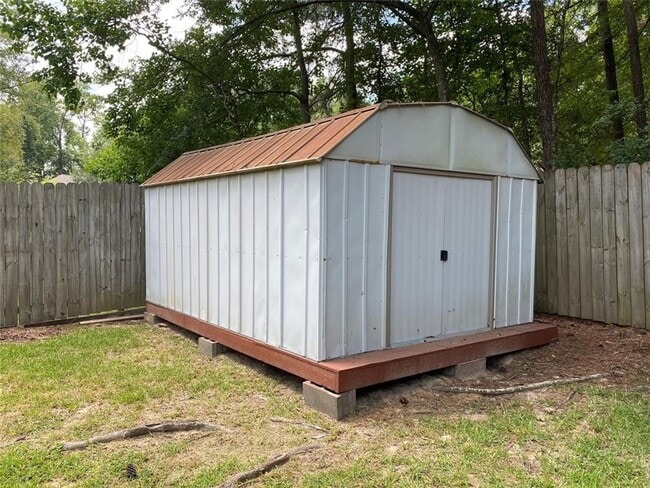 Building Photo - 705 Overbrook Dr