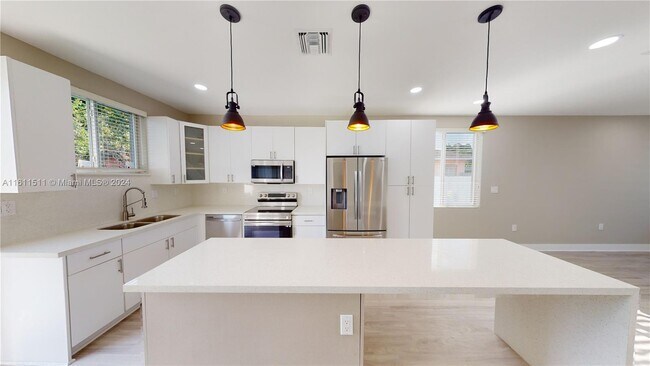 Foto del edificio - 1284 NE 111th St