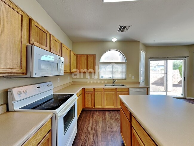Foto del edificio - 9016 W Magnolia St